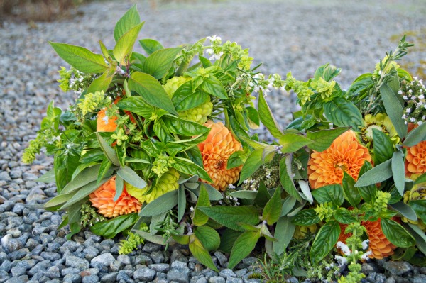 D Arnett Bridesmaid Bouquets 600