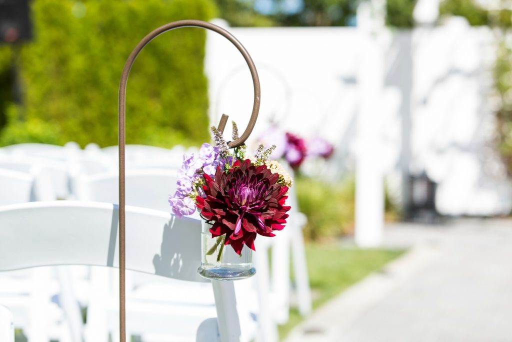 CountryBouquetsFloral-Wedding-Stephanie-Brian-MajesticInn-009