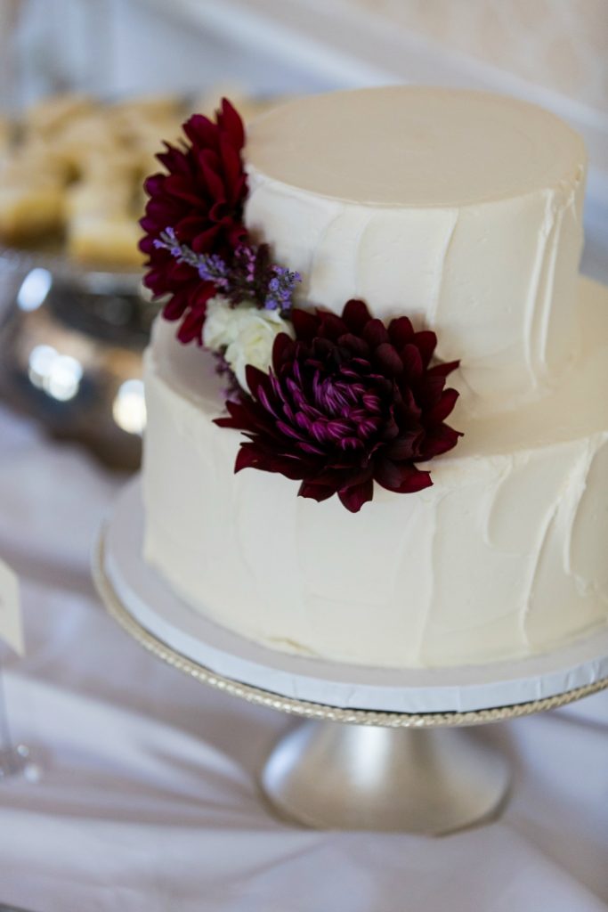 CountryBouquetsFloral-Wedding-Stephanie-Brian-MajesticInn-013